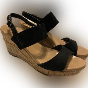 UGG Black Leather Cork/Jude Detail Wedge size 10